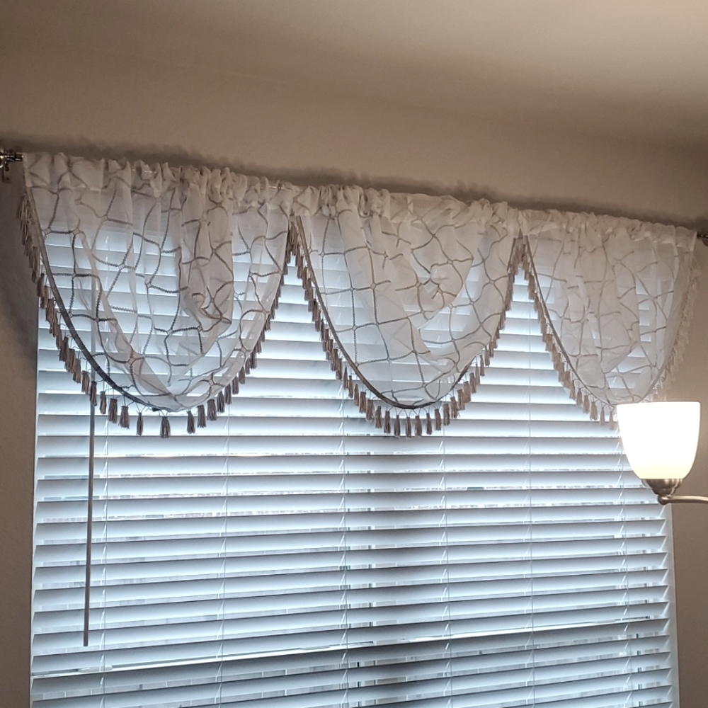 Sheek Set of 2 White Window Valance w/Tassles